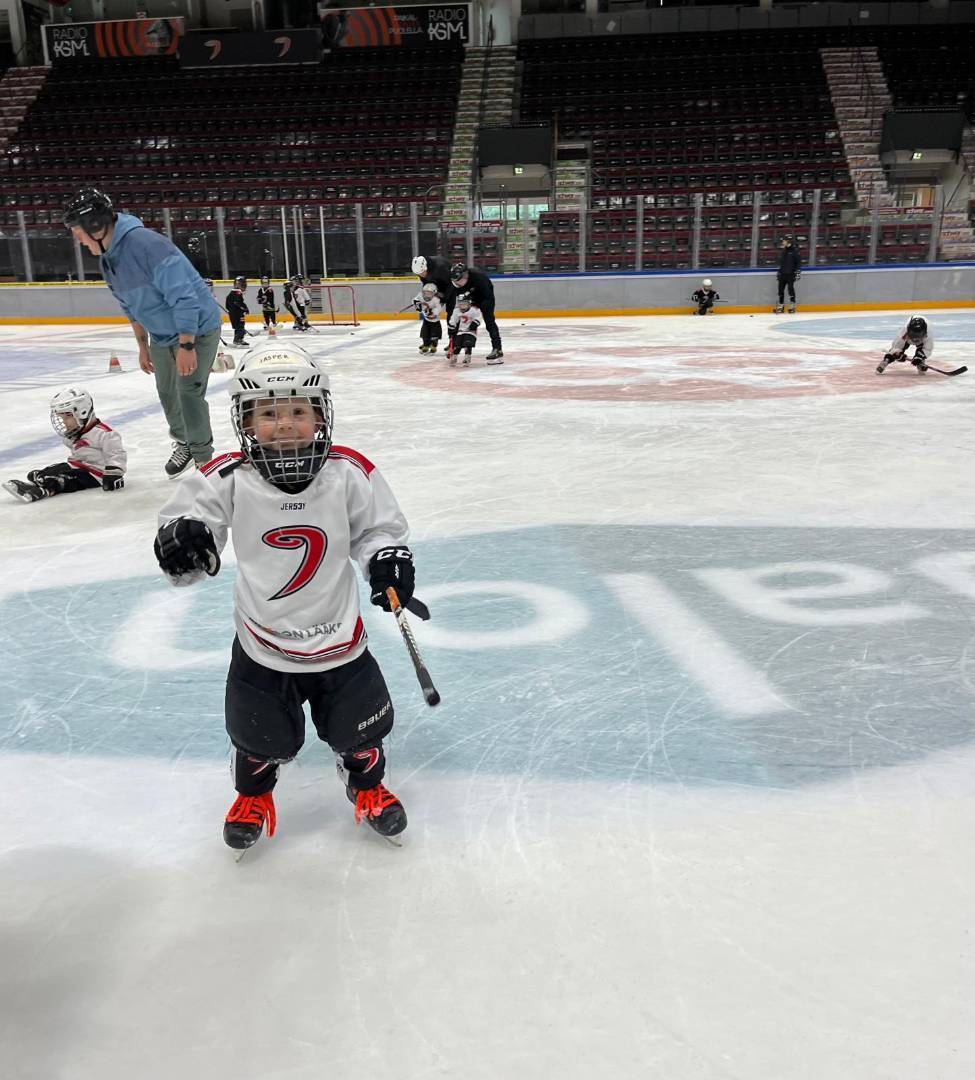 Tervetuloa mukaan kevään 2026 kiekkokouluun!