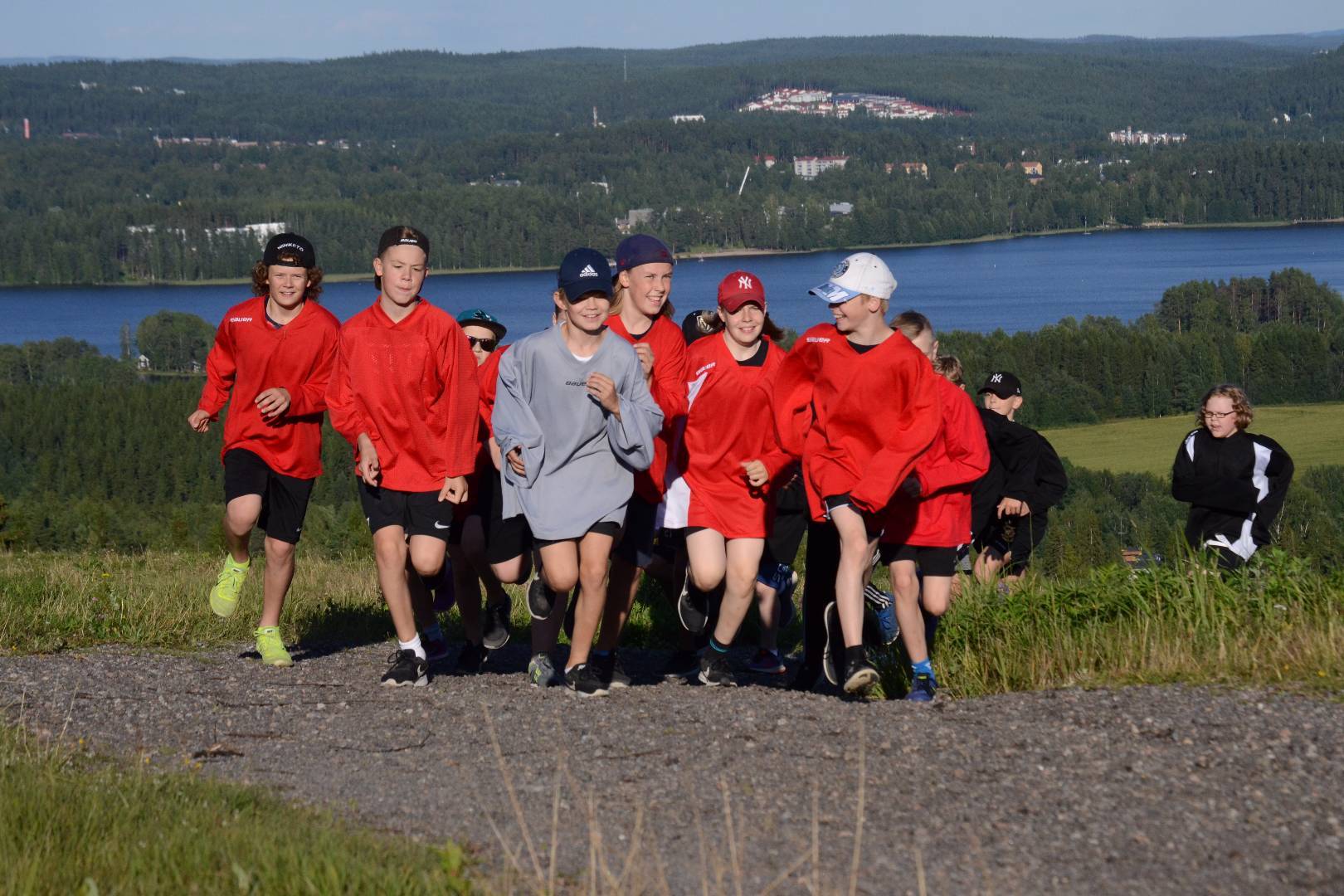 Kesä alkaa olla muisto vain kun syksy on saapunut ja sarja alkaa
