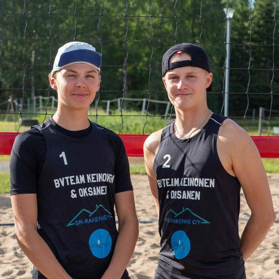 Otto Keinonen ja Aleksi Oksanen junioreiden EM-kisaedustajaksi beach volleyssä