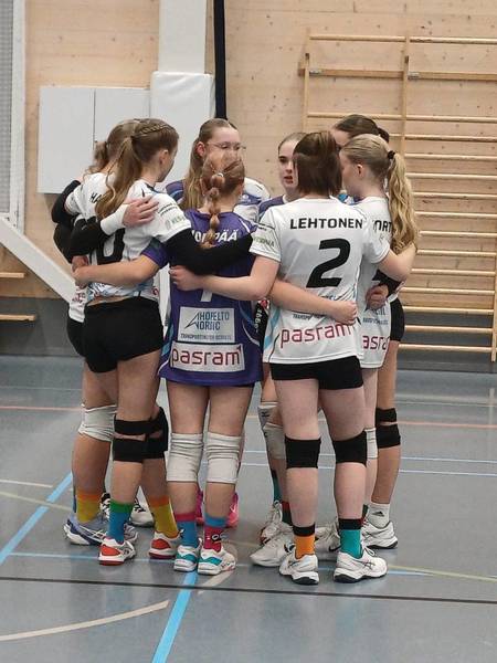 U15 C1 -tytöillä voitokas päivä Alajärvellä