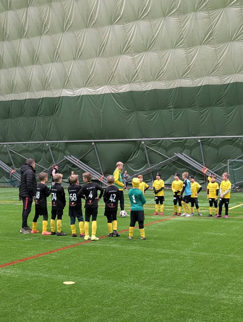 P9- ja P10-joukkueet hyvissä tunnelmissa joulupukkiturnauksessa