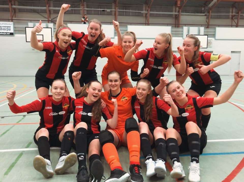 Dynamon tytöt selvittivät Naisten Futsal-Ykkösen puhtaalla pelillä
