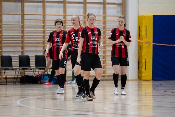 ENNAKKO: KaDy saa ensimmäiseen Naisten Futsal-Liigan kotipeliinsä vieraaksi Mad Maxin 