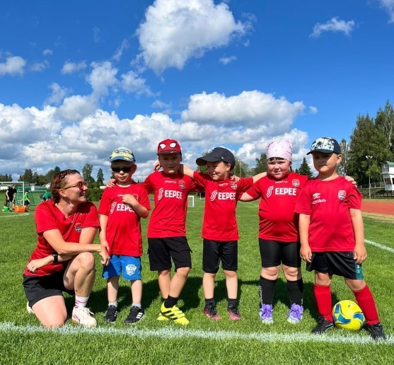 Tervetuloa jalkapallokouluun&perhefutikseen!