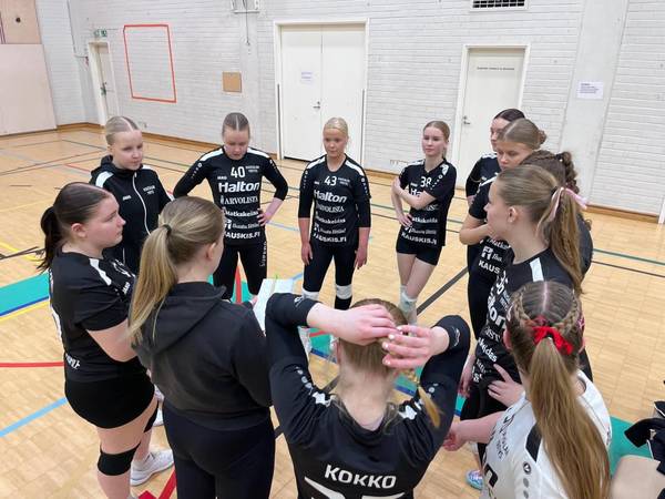 U20-tytöt Salossa ja Orivedellä