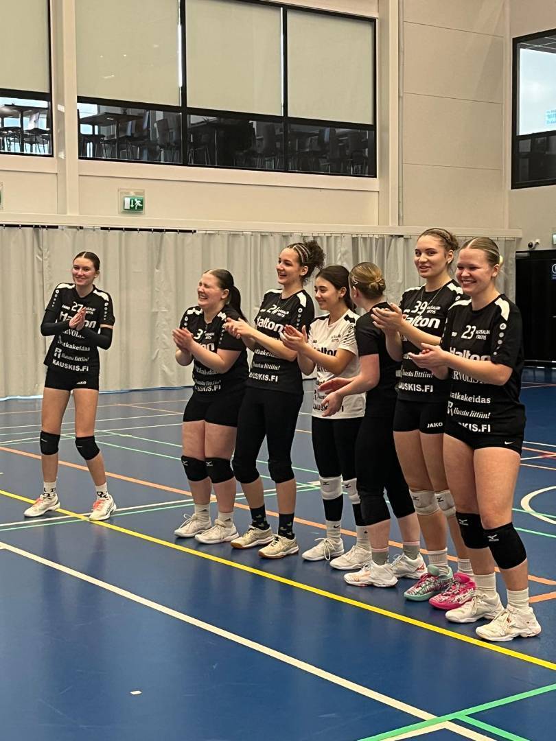 U17-tytöt Hämeenlinnassa