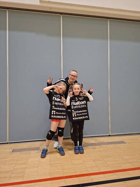 U9-tytöt Valkealassa