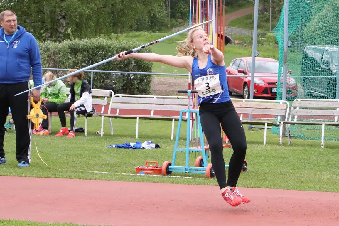 Kaustinen ja Koskimäki menestyivät Pihtiputaan keihäskarnevaalien nuorten kilpailussa