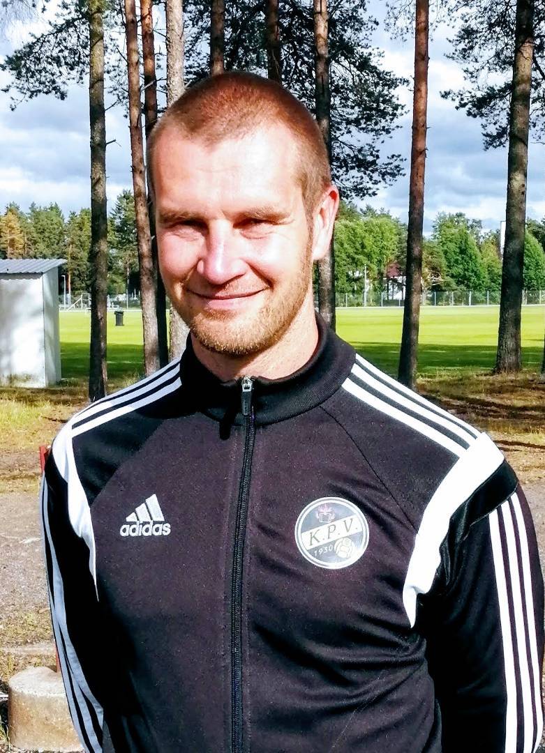 Tuomas Uusimäki 06 poikien valmennukseen
