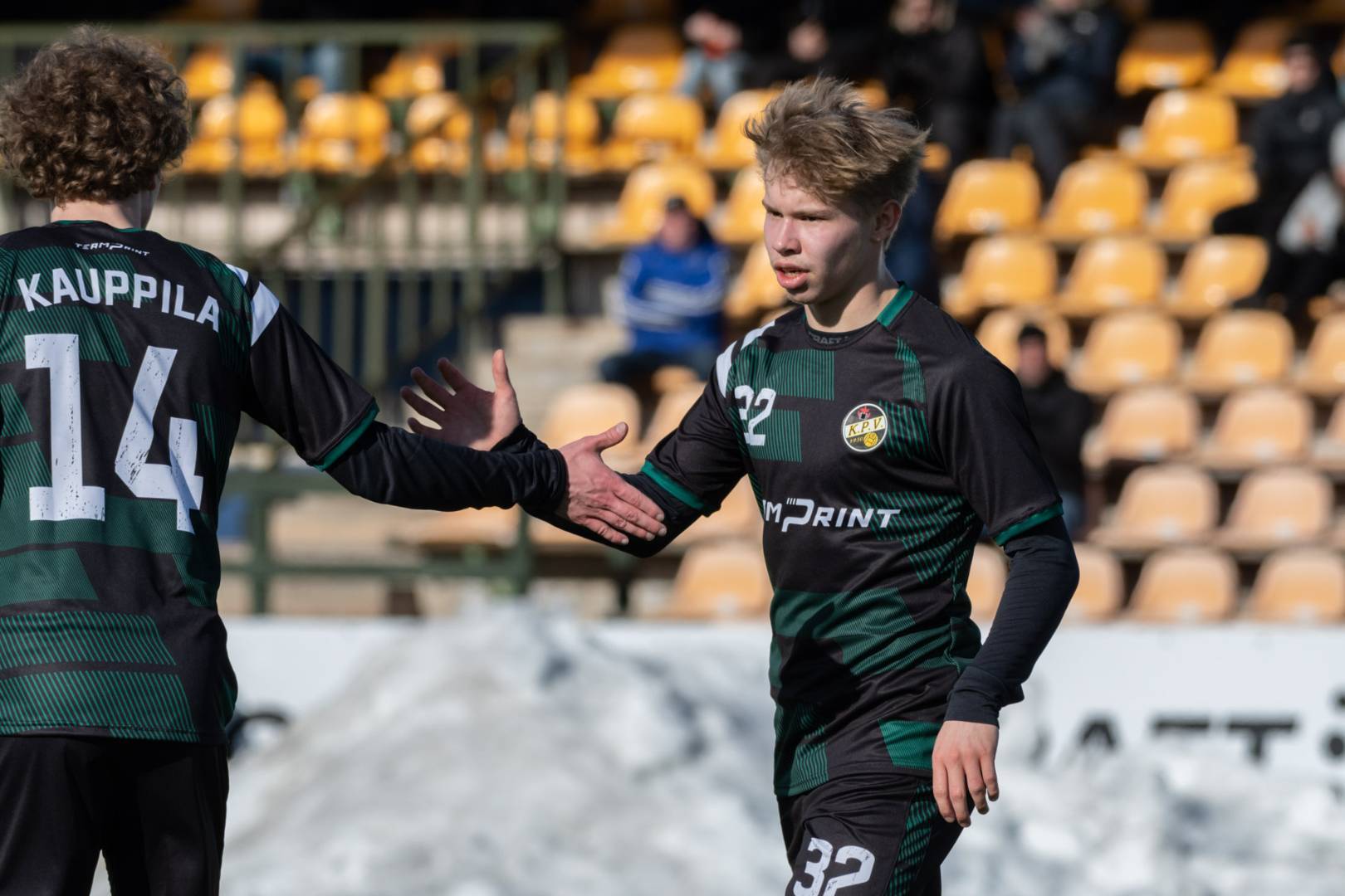 Aku Ahokangas U18-maajoukkueen avauksessa Walesissä!