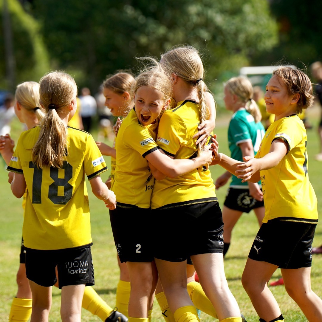 Kuopion Palloseura ry:lle LähiTapiolan 15 000 euron pääpalkinto