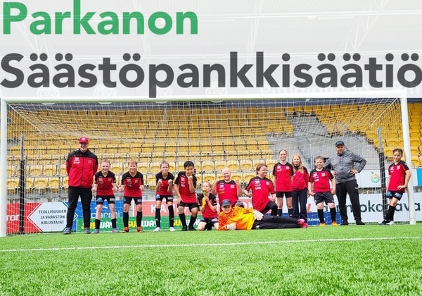 Parkanon säästöpankkisäätiöltä tukea Ryhdin jalkapallojunioreille.
