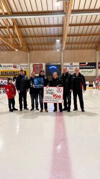 Kurikan Ryhdin jääkiekon edustusjoukkue lahjoitti 1500€ tukirahastoon. 