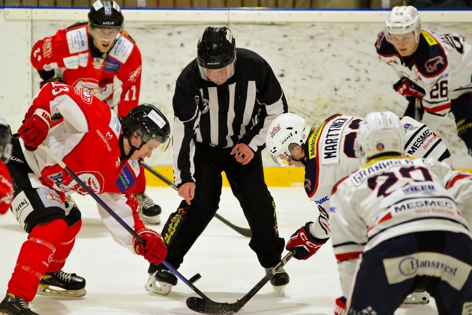 Ryhdille niukka tappio ensimmäisestä pudotuspelistä