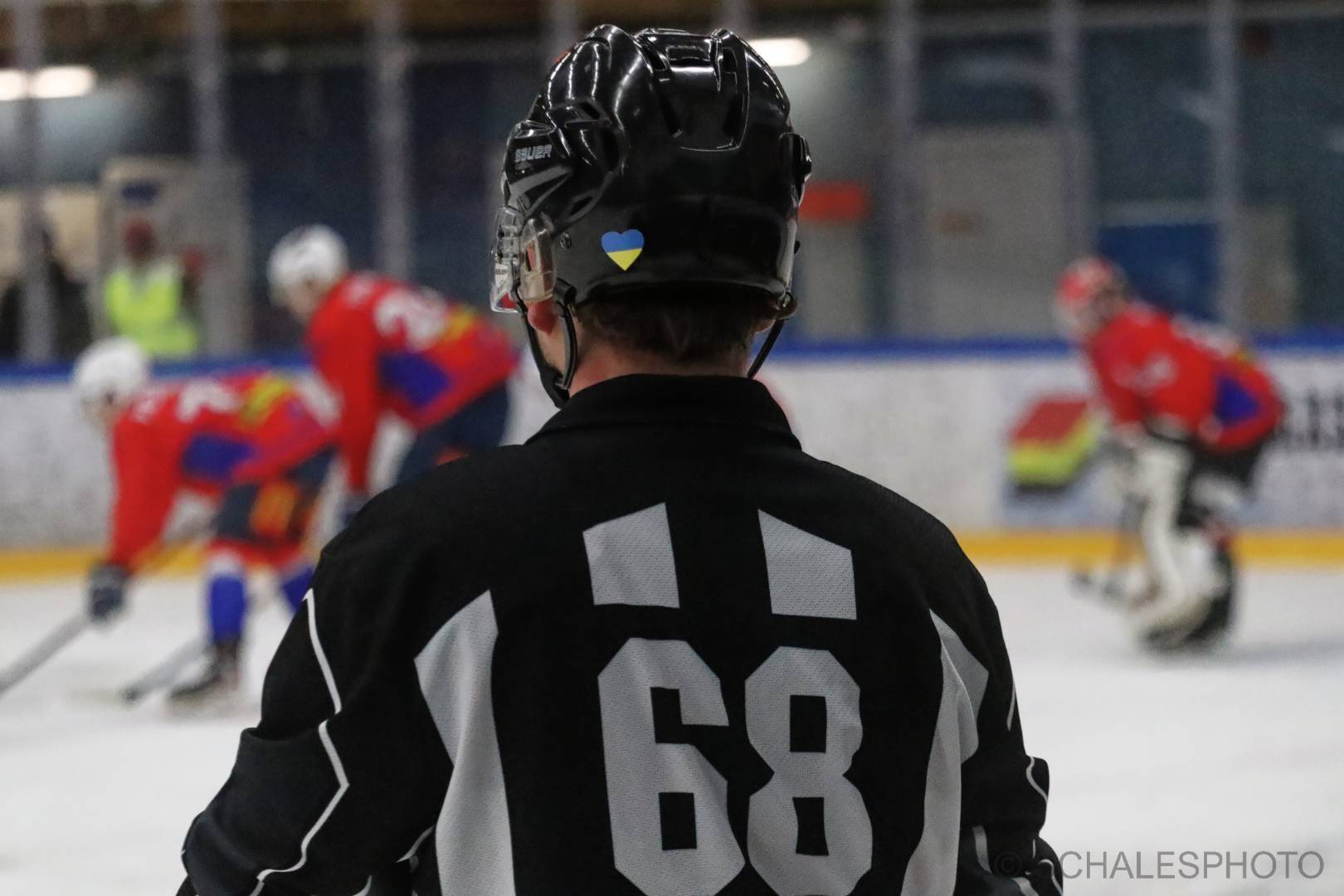 ÄLÄ OLE NUIJA – ryhdy jääkiekkoerotuomariksi!