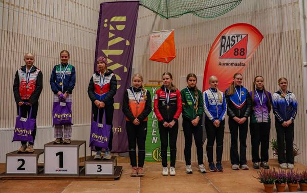 Kriikkulalle SM-yön mestaruus, nuorille 2 plakettia