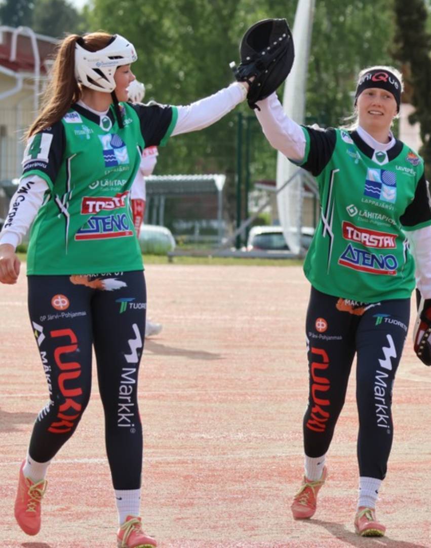Lavettaret nujersi Maila-Jussit