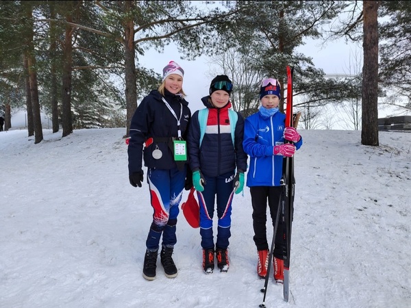 LeKi:n hiihtojunnut menestyivät Lahden Hopeasompafinaaleissa