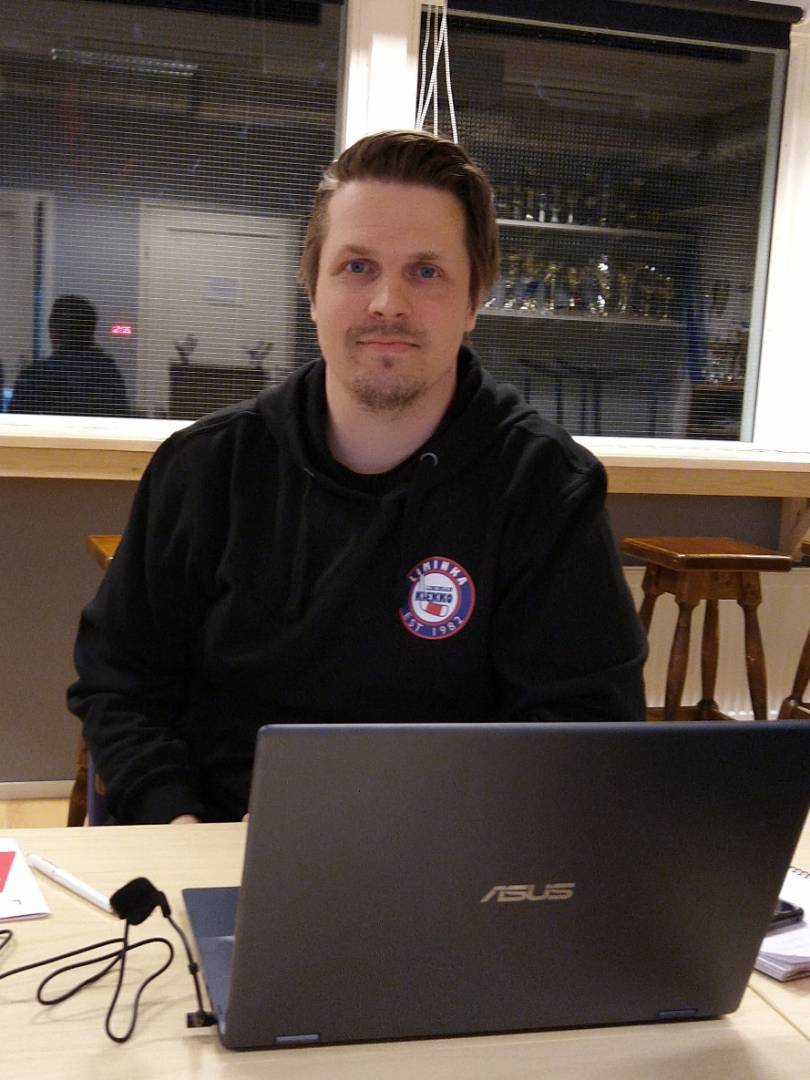 Leif Allegren-Syrjä aloitti jääkiekkojaoksen valmennuspäällikkönä