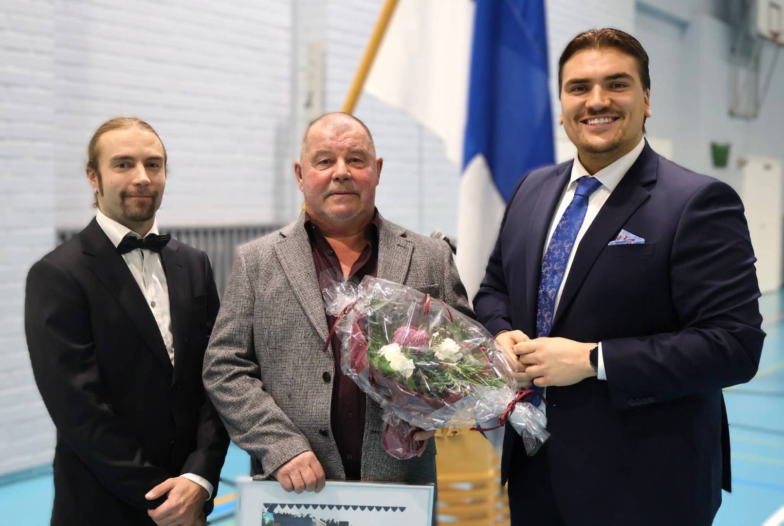 Edustusjoukkueen huoltaja ja seuralegenda Harri “Hati” Karviselle Paremman Maskun tekijän palkinto! 