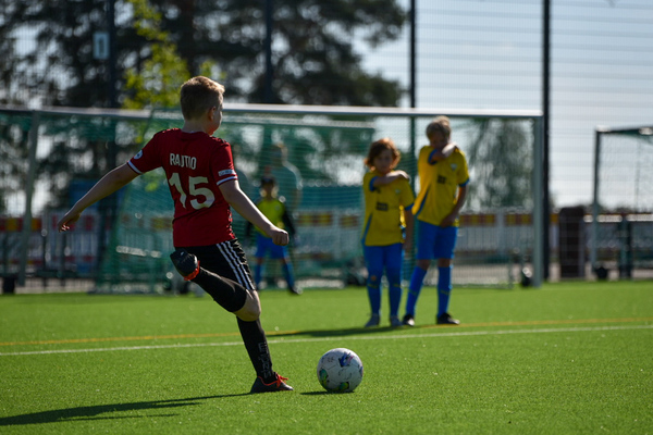 Kesän jalkapallon maalivahtivalmennus tulee jälleen!