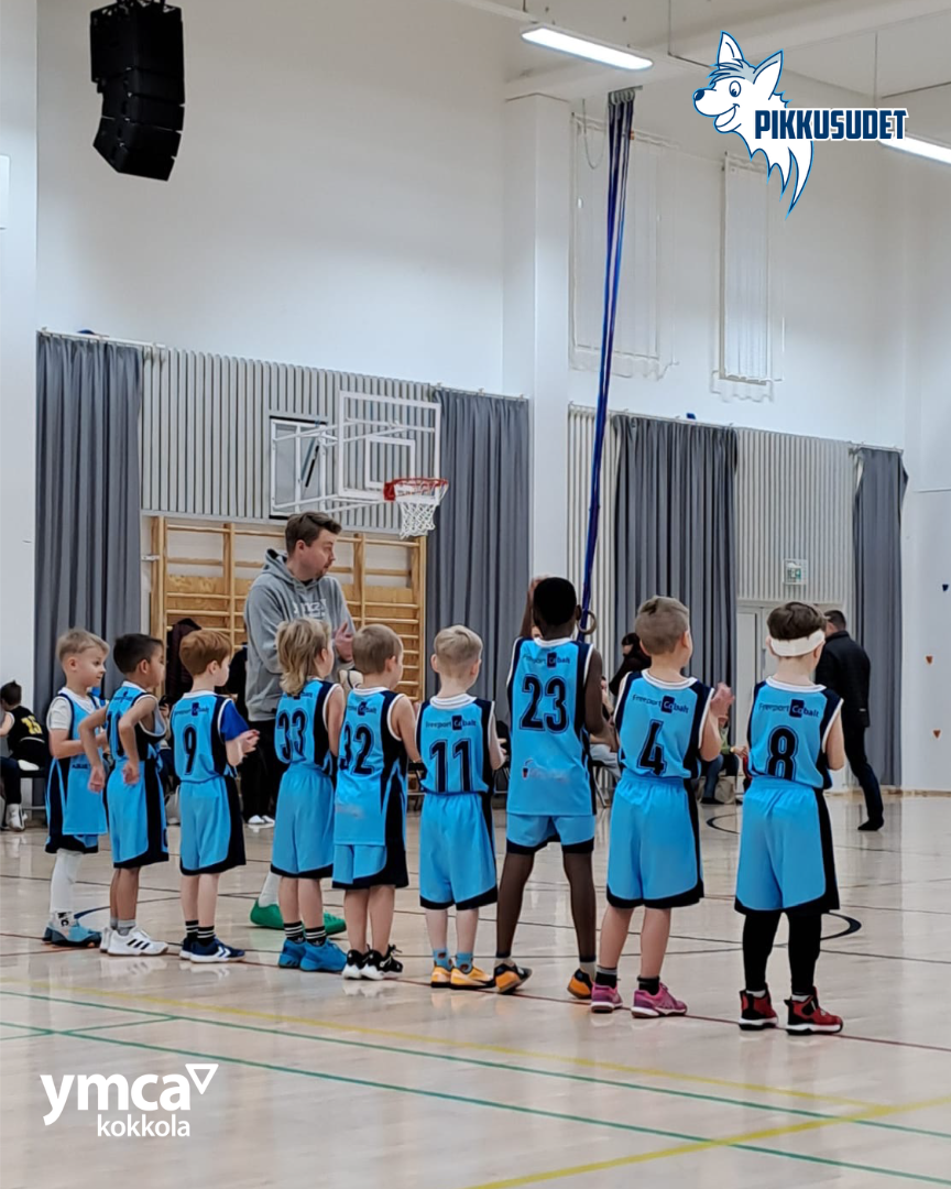 KAUDEN ENSIMMÄINEN PIKKUSUSIRIEHA