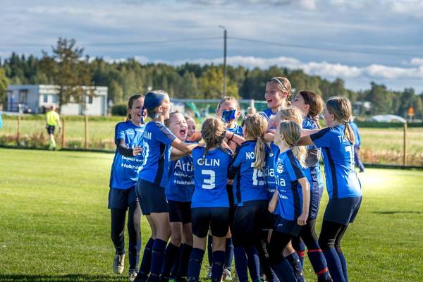 Norrvalla cup 2024 slutade med silvermedalj för F10-tjejerna