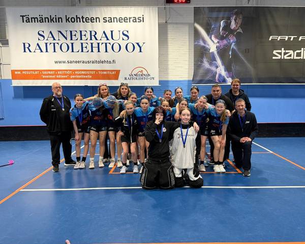 T14 Joukkueelle Kilpasarjan Hopeaa