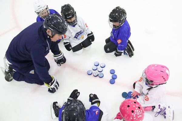 Ilmoittaudu mukaan syksyn 2024 Leijona-kiekkokouluun!