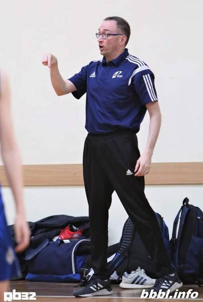 Miesten kauden ensimmäinen vieraspeli