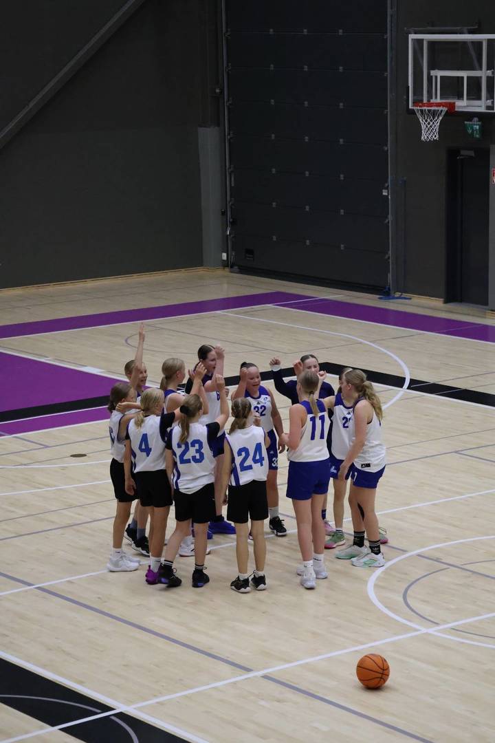 Wu14- tytöt aloittivat kautensa harjoituspelillä Raholan Pyrkivää vastaan. 