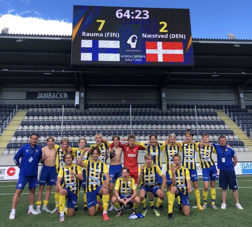 Pallo-Iirojen juniorit toivat Gävlessä Rauman kaupungille turnausvoiton