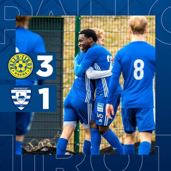 Lämmintä menoa kentällä ja katsomossa