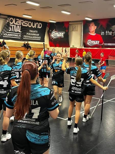 T21 tytöille voitto ja tappio pohjoisen reissulta