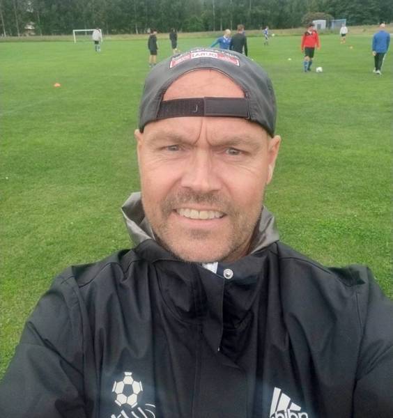 Palkittu Sami Puustinen jatkaa edustuksen päävalmentajana 2026