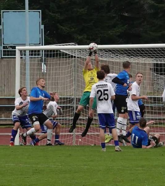 Pallo-Kerho nöyrtyi sarjajohtaja Kingsille selvin 1–4-lukemin