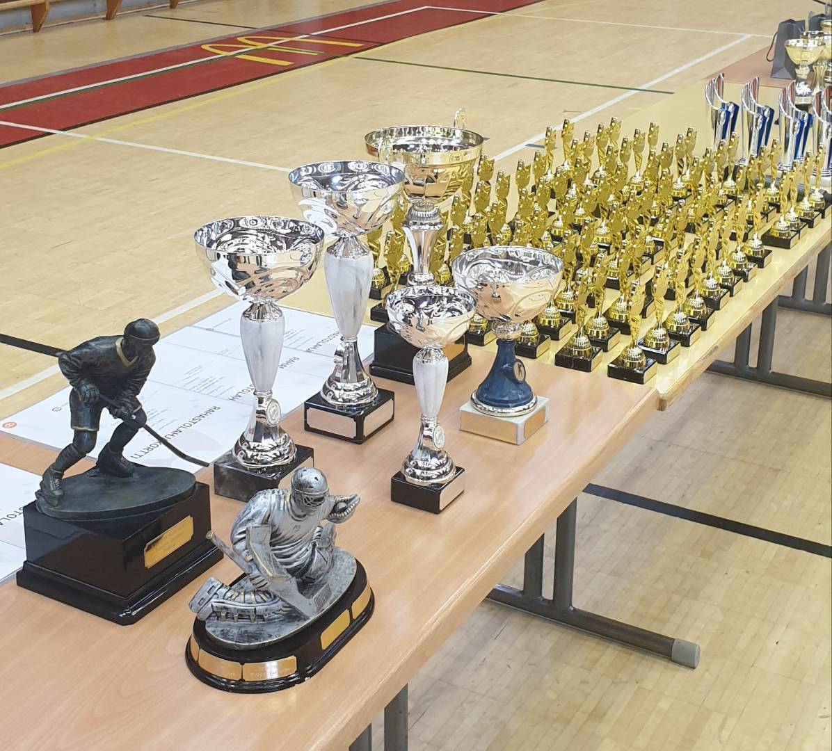 Kauden 2022-2023 päätöstilaisuus U13 Black palkitut