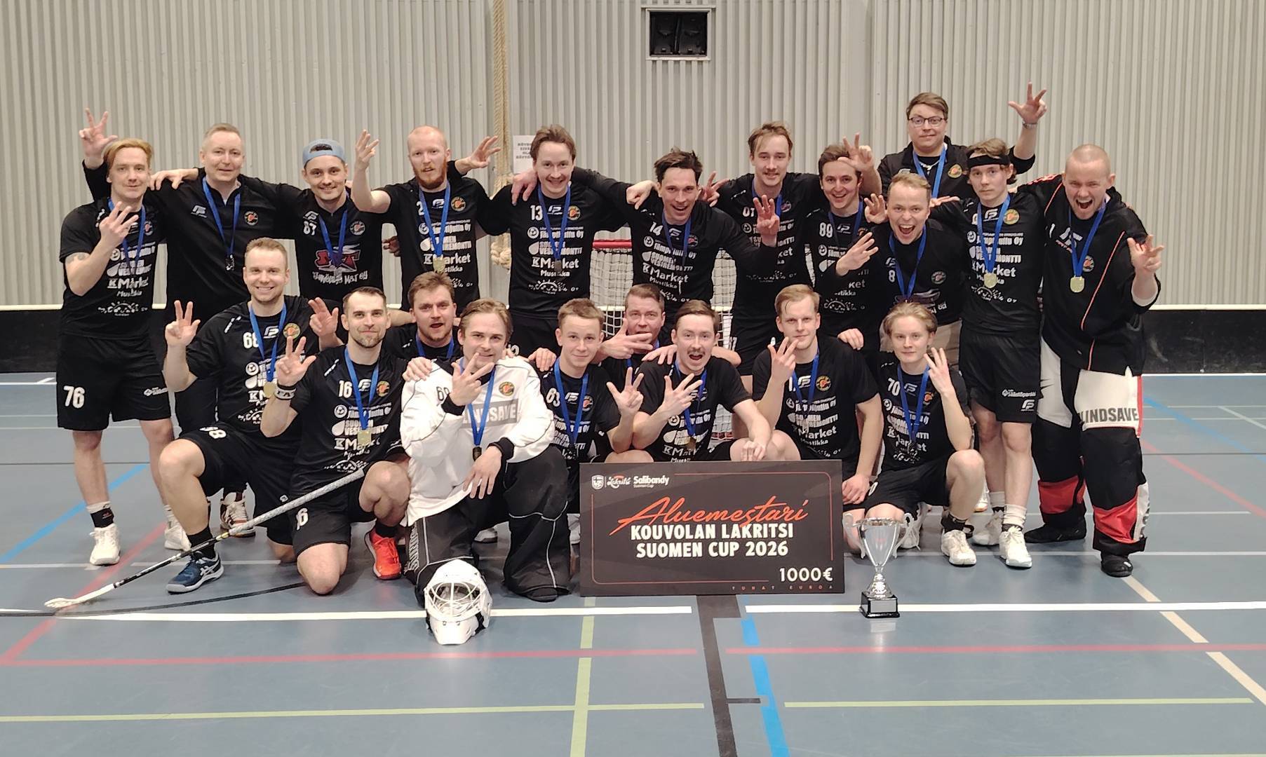 POPULAN SALIBANDYN KEVÄT YHTÄ ILOTULITUSTA!