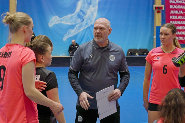 ​Seppo Siika-aho jatkaa PuMan naisten 1-sarjajoukkueen valmentajana