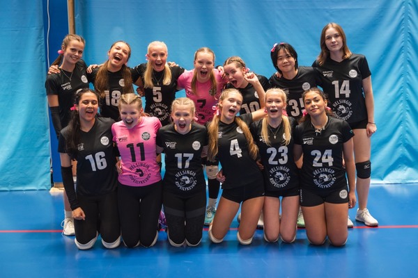 Tytöille ehjä turnaus ja kolme selkeää voittoa