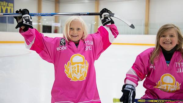 Lukko etsii tyttökiekkoilun kehittäjää – haku auki 14.6. asti