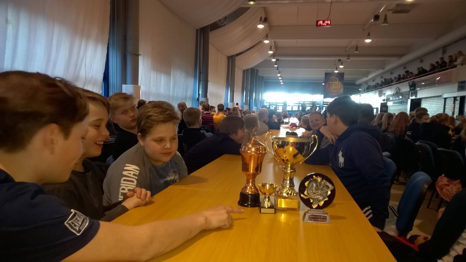 Ke 20.4 kauden päätös-ja palkintojenjakotilaisuus