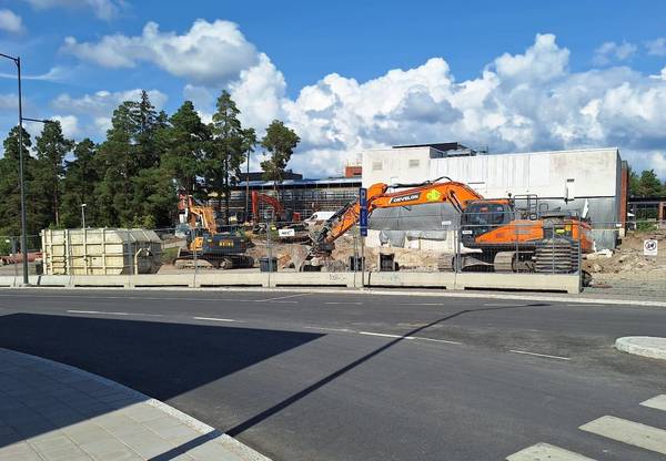 ​M1 kesälomalle ja odottamaan uuden hallin valmistumista 