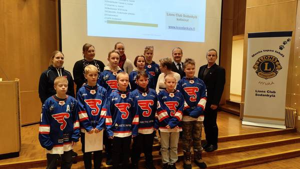 Lions Club Sodankylä jakoi avustuksia paikalliselle nuorisotoiminnalle - U12, U14 ja U16 kiittää!