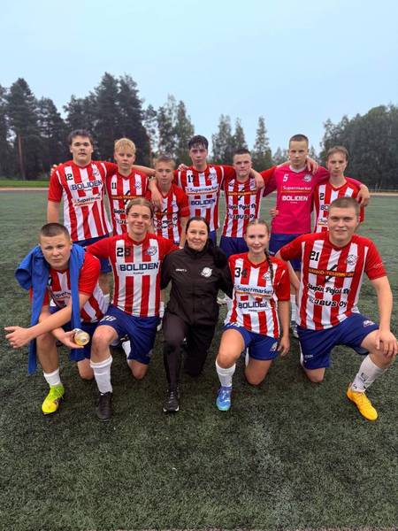 Viimeinen pelireissu – Johanna Mäki hyvästelee P17-joukkueen huoltajan roolissa