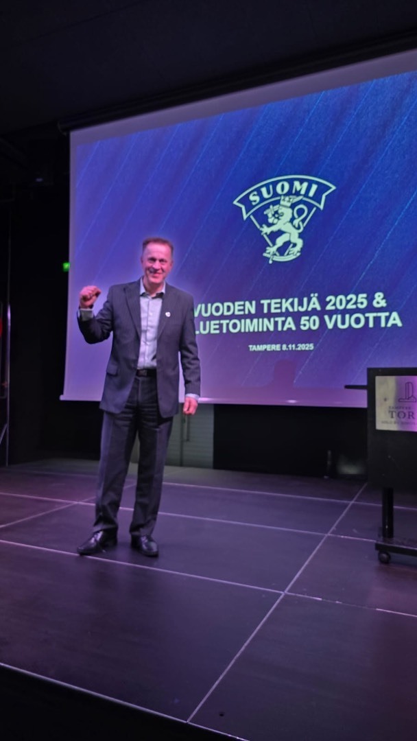 Kiekkoliitto palkitsi Vuoden tekijät - onnea SoPan Jari Hakkarainen