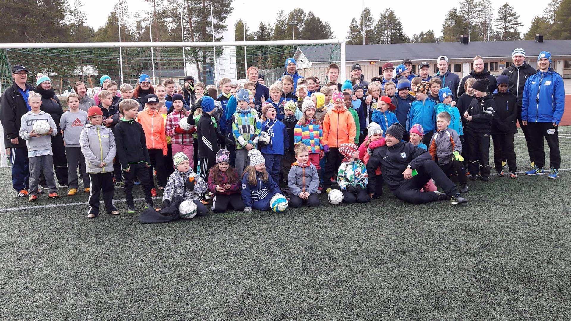 Grassroots jalkapallokarnevaali sai juniorit liikkeelle