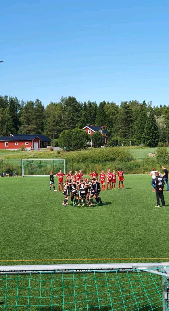 ​Tänk på hur ni uppför er kring fotisplanerna!