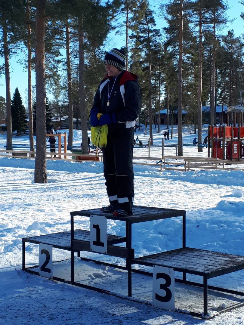 Toholammin hiihtäjät Koululiikuntaliiton Pohjoisen Suomen mestaruushiihdoissa
