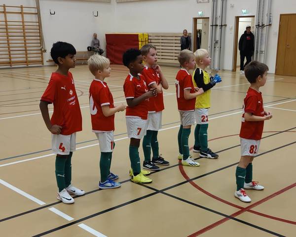 TPV P9 punainen avasi Futsal kauden